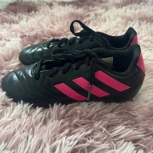 Girls cleats